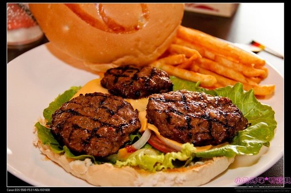 Gary Bee 69 桃園二代店:【美食♥桃園】☼ Gary Bee 69 桃園二代店 ☼巨無霸漢堡比臉大,火烤漢堡肉超juice ♥♥