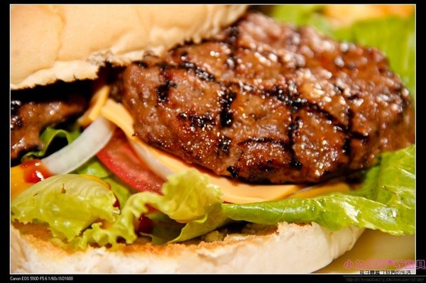 Gary Bee 69 桃園二代店:【美食♥桃園】☼ Gary Bee 69 桃園二代店 ☼巨無霸漢堡比臉大,火烤漢堡肉超juice ♥♥