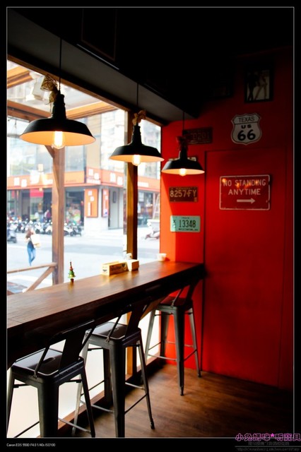 Gary Bee 69 桃園二代店:【美食♥桃園】☼ Gary Bee 69 桃園二代店 ☼巨無霸漢堡比臉大,火烤漢堡肉超juice ♥♥