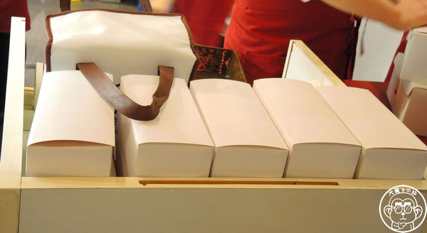 八天堂:期間限定【104.11/13-105.1/12八天堂 京站臨時櫃】日本直送奶油麵包