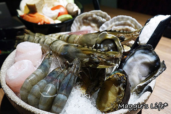 小當家海鮮鍋物(民生店):台北美食。捷運中山國中【小當家海鮮鍋物—民生店】高CP值民生社區火鍋◆活海鮮。波士頓龍蝦。海草蝦。鴛鴦鍋。飲料冰淇淋無限供應