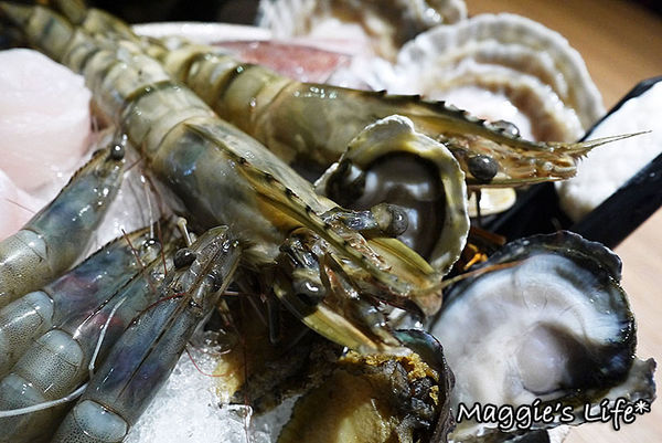 小當家海鮮鍋物(民生店):台北美食。捷運中山國中【小當家海鮮鍋物—民生店】高CP值民生社區火鍋◆活海鮮。波士頓龍蝦。海草蝦。鴛鴦鍋。飲料冰淇淋無限供應