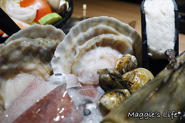 小當家海鮮鍋物(民生店):台北美食。捷運中山國中【小當家海鮮鍋物—民生店】高CP值民生社區火鍋◆活海鮮。波士頓龍蝦。海草蝦。鴛鴦鍋。飲料冰淇淋無限供應