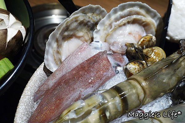 小當家海鮮鍋物(民生店):台北美食。捷運中山國中【小當家海鮮鍋物—民生店】高CP值民生社區火鍋◆活海鮮。波士頓龍蝦。海草蝦。鴛鴦鍋。飲料冰淇淋無限供應