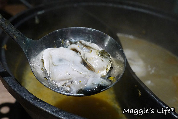 小當家海鮮鍋物(民生店):台北美食。捷運中山國中【小當家海鮮鍋物—民生店】高CP值民生社區火鍋◆活海鮮。波士頓龍蝦。海草蝦。鴛鴦鍋。飲料冰淇淋無限供應