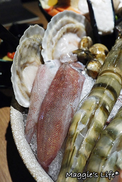 小當家海鮮鍋物(民生店):台北美食。捷運中山國中【小當家海鮮鍋物—民生店】高CP值民生社區火鍋◆活海鮮。波士頓龍蝦。海草蝦。鴛鴦鍋。飲料冰淇淋無限供應