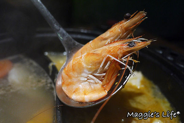 小當家海鮮鍋物(民生店):台北美食。捷運中山國中【小當家海鮮鍋物—民生店】高CP值民生社區火鍋◆活海鮮。波士頓龍蝦。海草蝦。鴛鴦鍋。飲料冰淇淋無限供應