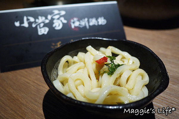 小當家海鮮鍋物(民生店):台北美食。捷運中山國中【小當家海鮮鍋物—民生店】高CP值民生社區火鍋◆活海鮮。波士頓龍蝦。海草蝦。鴛鴦鍋。飲料冰淇淋無限供應