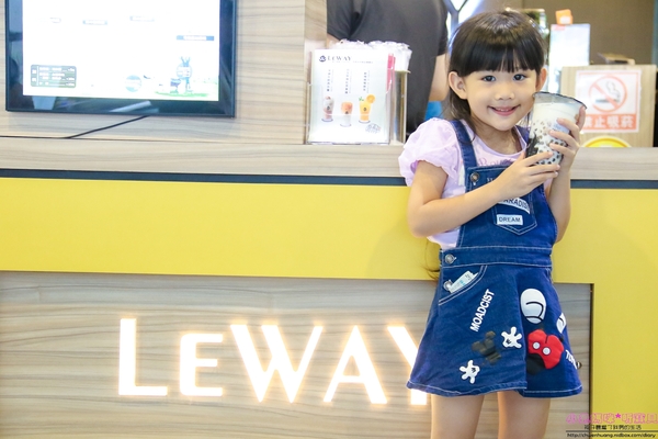LeWAY 樂の本味(新莊幸福店):【新莊飲料推薦】☼LeWAY 樂の本味(新莊幸福店)☼大甲芋泥熬煮兩次綿密細緻/鮮奶界的LV-初鹿牧場鮮奶/臺灣魚池紅茶/平價高品質的飲料♥♥