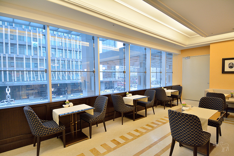 COVA 台灣:義大利米蘭百年甜點蛋糕巧克力 台北微風信義店 捷運市政府站