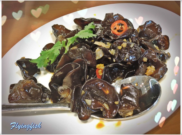 樂天皇朝(微風信義)： ✜ 繽紛吸睛、吃過尚嘻華ㄟ過鹹水八味馬卡龍小籠包！ -「樂天皇朝(微風信義店)」(初訪) ٩(๑❛ᴗ❛๑)۶