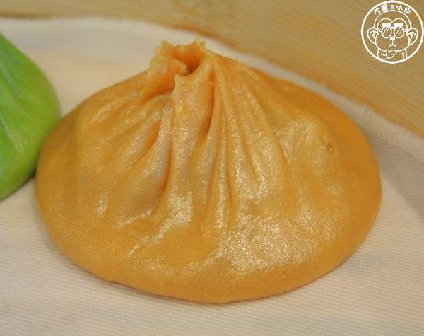 樂天皇朝(微風信義)：呷飽祙【台北信義･樂天皇朝】八色小籠包來台插旗