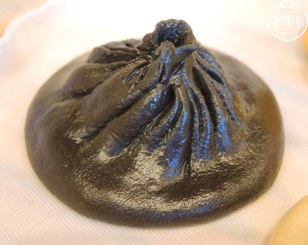 樂天皇朝(微風信義)：呷飽祙【台北信義･樂天皇朝】八色小籠包來台插旗