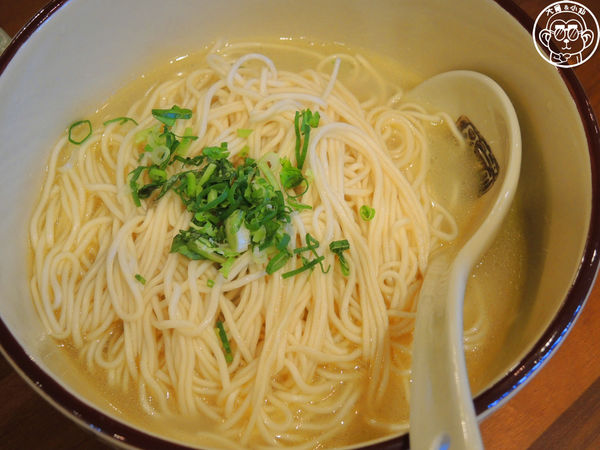 樂天皇朝(微風信義)：呷飽祙【台北信義･樂天皇朝】八色小籠包來台插旗