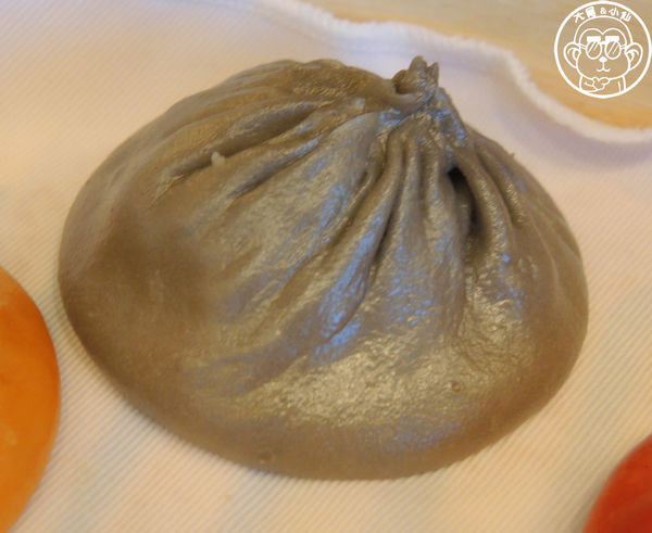 樂天皇朝(微風信義)：呷飽祙【台北信義･樂天皇朝】八色小籠包來台插旗