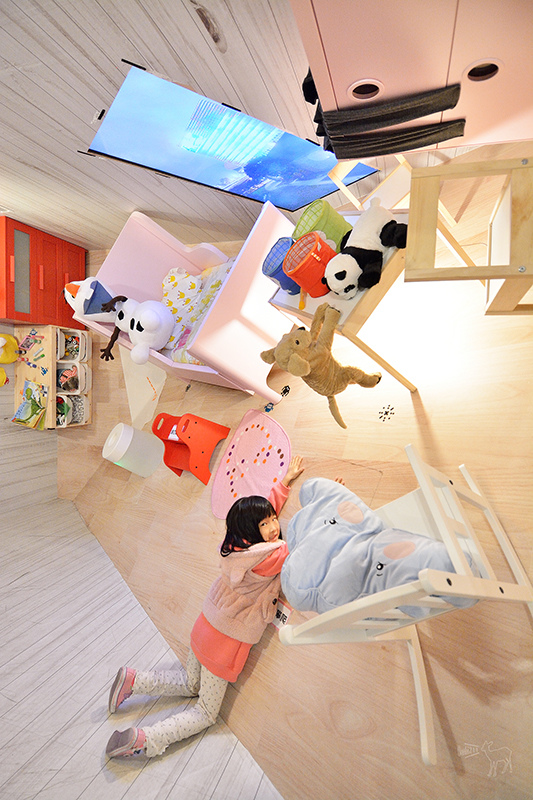 華山顛倒屋 傢具車子飛起來!照片變得像魔法好有趣!台北親子旅遊景點,捷運忠孝新生站善導寺站