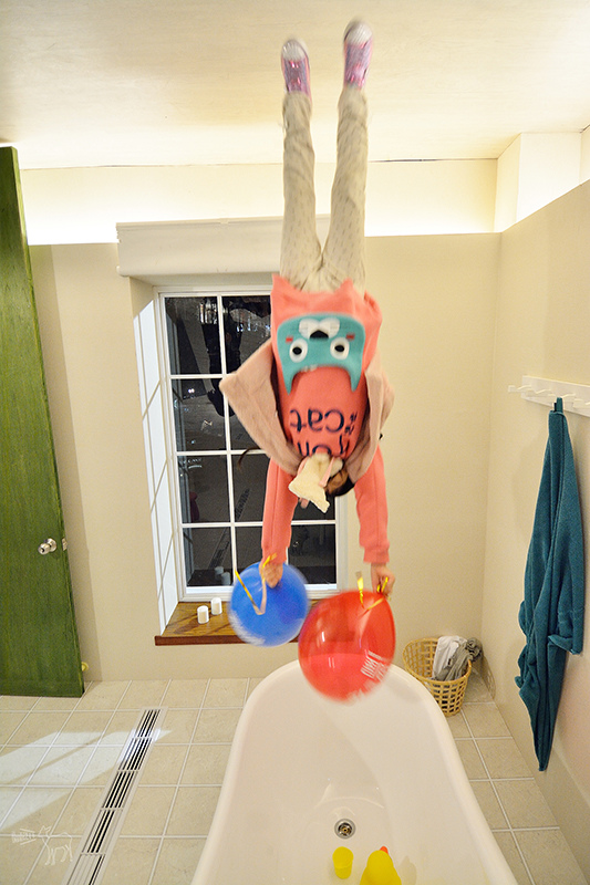 華山顛倒屋 傢具車子飛起來!照片變得像魔法好有趣!台北親子旅遊景點,捷運忠孝新生站善導寺站