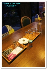 秋刀鬪肥牛：用料實在，讓平價秋刀魚一躍成為高級食材的精緻日式丼飯──秋刀鬪肥牛