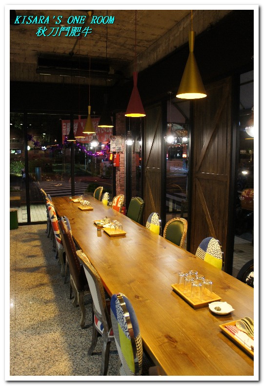 秋刀鬪肥牛：用料實在，讓平價秋刀魚一躍成為高級食材的精緻日式丼飯──秋刀鬪肥牛