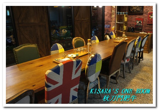 秋刀鬪肥牛：用料實在，讓平價秋刀魚一躍成為高級食材的精緻日式丼飯──秋刀鬪肥牛