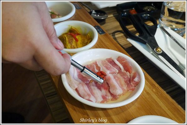 韓斤麻浦 炙鐵五花燒肉：捷運市政府站‧韓斤麻浦 炙燒五花燒肉~焰彩七味燒(微風信義)