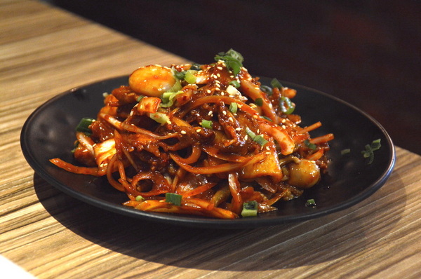 韓斤麻浦 炙鐵五花燒肉：W小姐旅行畫報/ 台北｜食記 韓斤麻浦韓斤麻浦 炙鐵五花燒肉 微風信義 韓式燒烤豬五花Ｘ手工鑄鐵烤盤 焰彩七味燒