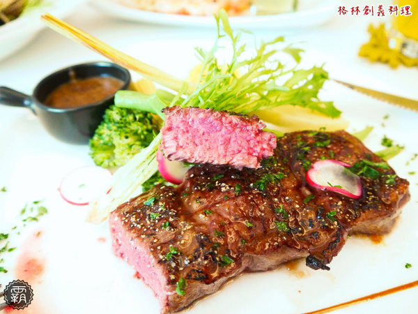 格林創義料理:格林創義料理,低調的義式餐館,五分熟雪花牛排香甜好吃,白酒蛤蠣義大利麵也超澎湃~