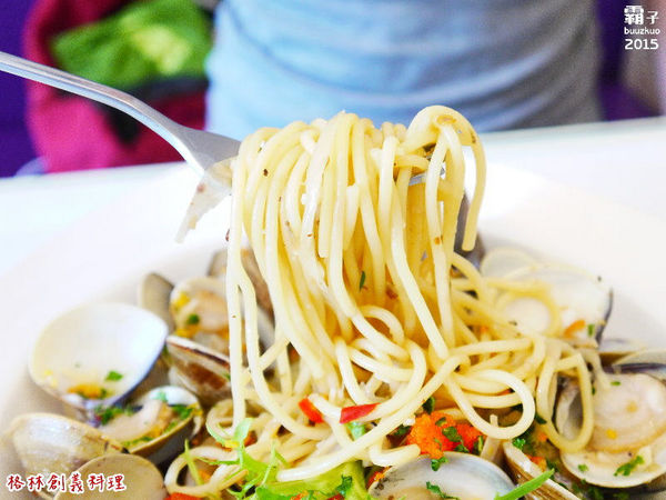格林創義料理:格林創義料理,低調的義式餐館,五分熟雪花牛排香甜好吃,白酒蛤蠣義大利麵也超澎湃~