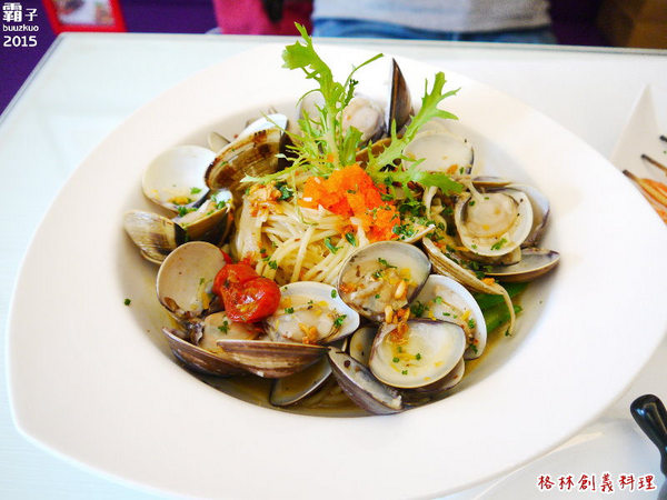 格林創義料理:格林創義料理,低調的義式餐館,五分熟雪花牛排香甜好吃,白酒蛤蠣義大利麵也超澎湃~