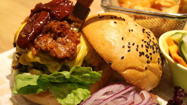 Fanier chef’s burger 費尼主廚漢堡(台北忠孝店):【台北美食】Fanier chef's burger 費尼主廚漢堡-台北忠孝店