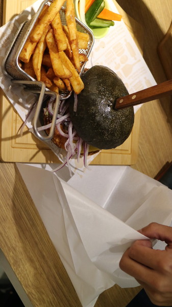 Fanier chef’s burger 費尼主廚漢堡(台北忠孝店):【台北美食】Fanier chef's burger 費尼主廚漢堡-台北忠孝店