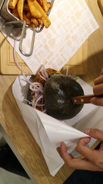 Fanier chef’s burger 費尼主廚漢堡(台北忠孝店):【台北美食】Fanier chef's burger 費尼主廚漢堡-台北忠孝店