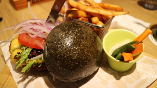 Fanier chef’s burger 費尼主廚漢堡(台北忠孝店):【台北美食】Fanier chef's burger 費尼主廚漢堡-台北忠孝店