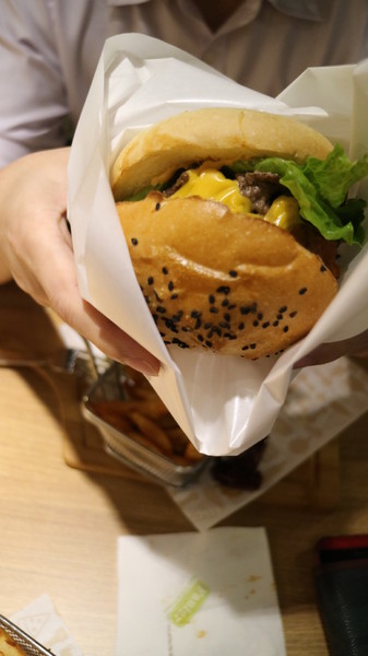 Fanier chef’s burger 費尼主廚漢堡(台北忠孝店):【台北美食】Fanier chef's burger 費尼主廚漢堡-台北忠孝店