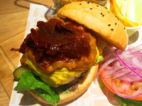 Fanier chef’s burger 費尼主廚漢堡(台北忠孝店):Fanier chef's burger 費尼主廚漢堡 台北忠孝店