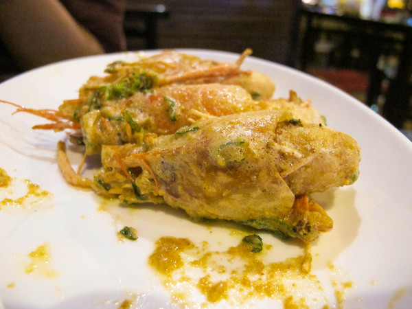 一品活蝦(市民店)：(胖樺食記)台北市一品活蝦·市民店提供多元創意鮮蝦料理。湯品及其他菜色表現依舊亮眼。