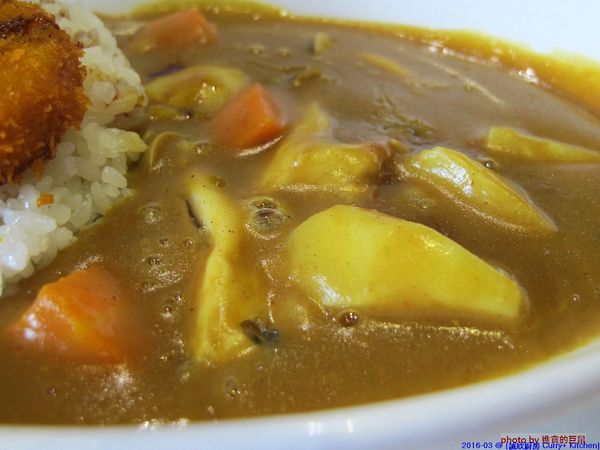 Curry+ Kitchen 誠欣廚房:(台南。安平區美食)『誠欣廚房 Curry+ Kitchen 』運河旁的 寵物友善餐廳。平價美味大份量的早午餐。鬆餅酥脆可口。自製果醬甜如蜜,看得到整顆草莓呢!