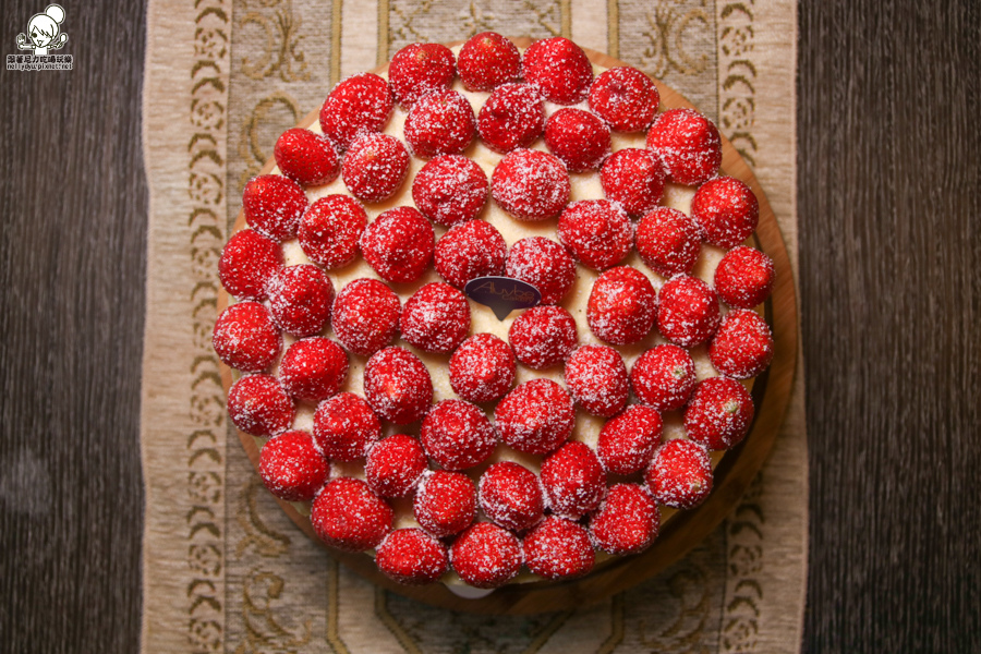 Aluvbe Cakery 艾樂比 可麗露 法式草莓蛋糕 手工甜點 網購 (7 - 40).jpg