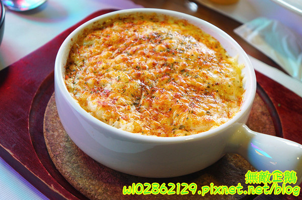 鐵木匠複合式餐廳：【台南-永康區】站著拍+坐著拍=怎麼拍都好看!~自拍神器《鐵木匠複合式餐廳》