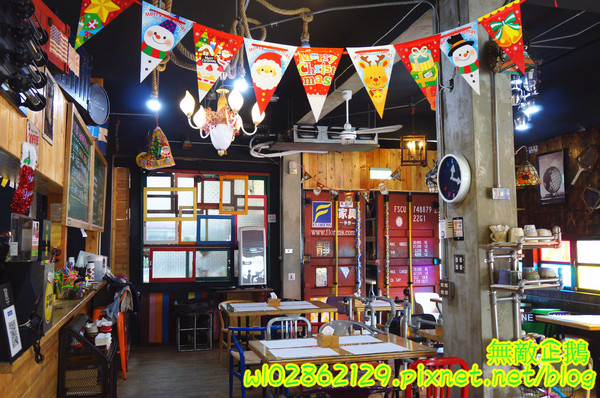 鐵木匠複合式餐廳：【台南-永康區】站著拍+坐著拍=怎麼拍都好看!~自拍神器《鐵木匠複合式餐廳》