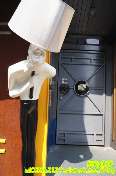 鐵木匠複合式餐廳：【台南-永康區】站著拍+坐著拍=怎麼拍都好看!~自拍神器《鐵木匠複合式餐廳》