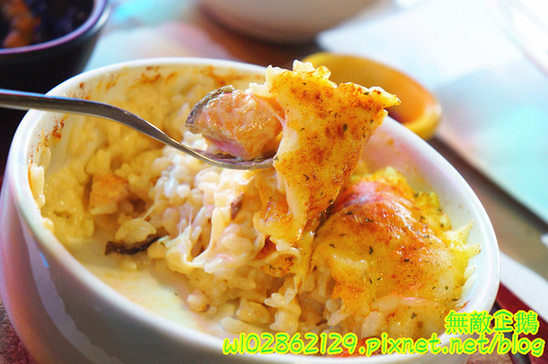 鐵木匠複合式餐廳：【台南-永康區】站著拍+坐著拍=怎麼拍都好看!~自拍神器《鐵木匠複合式餐廳》