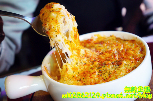 鐵木匠複合式餐廳：【台南-永康區】站著拍+坐著拍=怎麼拍都好看!~自拍神器《鐵木匠複合式餐廳》