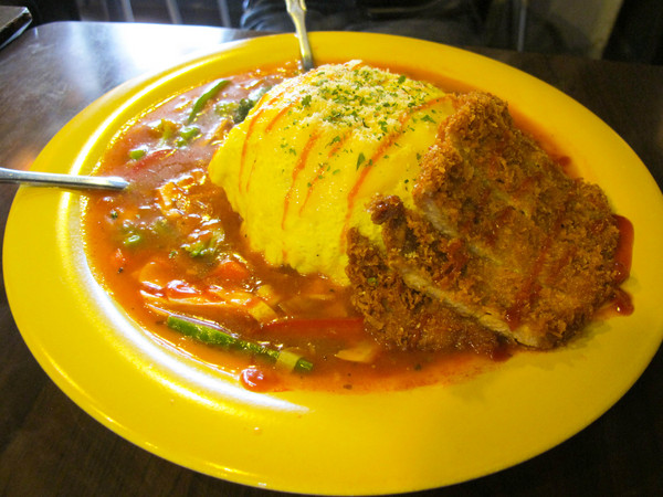 義麵屋:(胖樺食記)新北福和路巷弄小店義麵屋。飯麵各類樣式小品包羅萬象。兩百元即可外送。