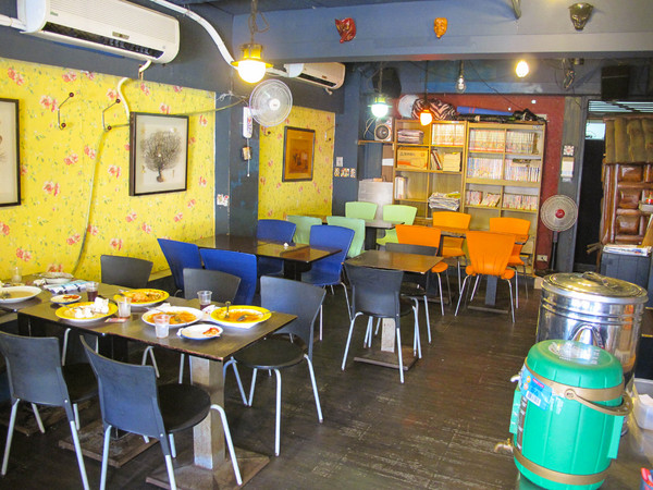 義麵屋:(胖樺食記)新北福和路巷弄小店義麵屋。飯麵各類樣式小品包羅萬象。兩百元即可外送。