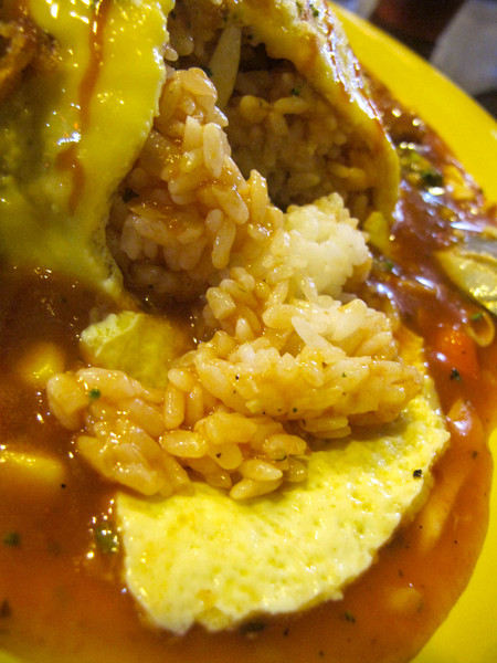 義麵屋:(胖樺食記)新北福和路巷弄小店義麵屋。飯麵各類樣式小品包羅萬象。兩百元即可外送。