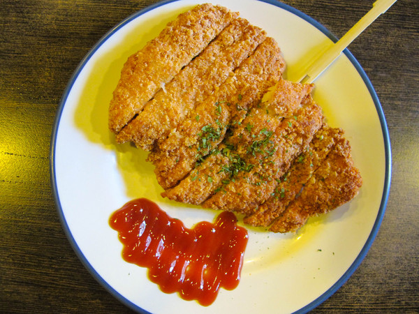 義麵屋:(胖樺食記)新北福和路巷弄小店義麵屋。飯麵各類樣式小品包羅萬象。兩百元即可外送。