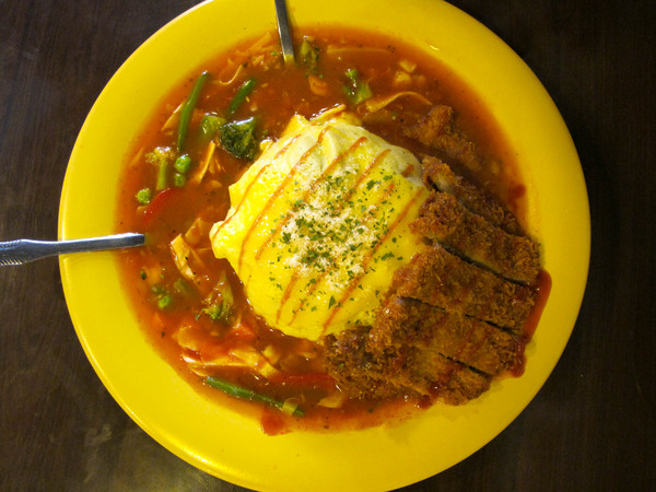 義麵屋:(胖樺食記)新北福和路巷弄小店義麵屋。飯麵各類樣式小品包羅萬象。兩百元即可外送。