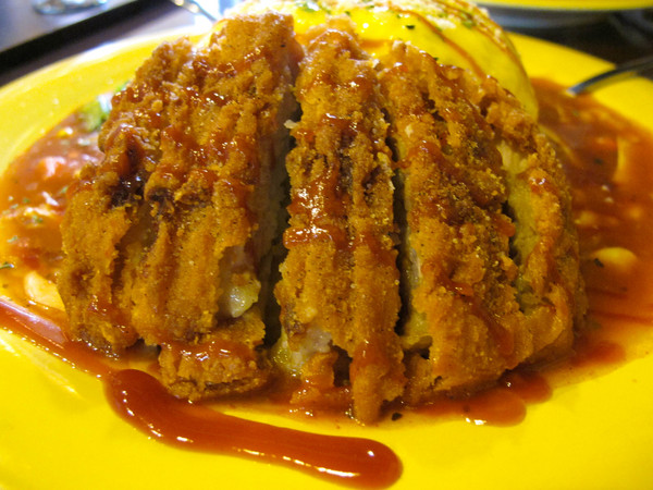 義麵屋:(胖樺食記)新北福和路巷弄小店義麵屋。飯麵各類樣式小品包羅萬象。兩百元即可外送。