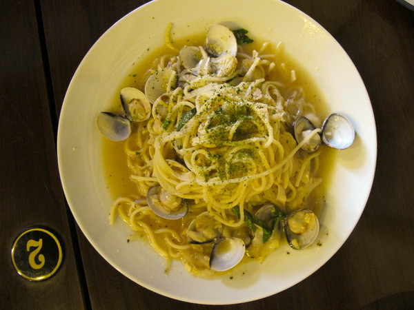 義麵屋:(胖樺食記)新北福和路巷弄小店義麵屋。飯麵各類樣式小品包羅萬象。兩百元即可外送。